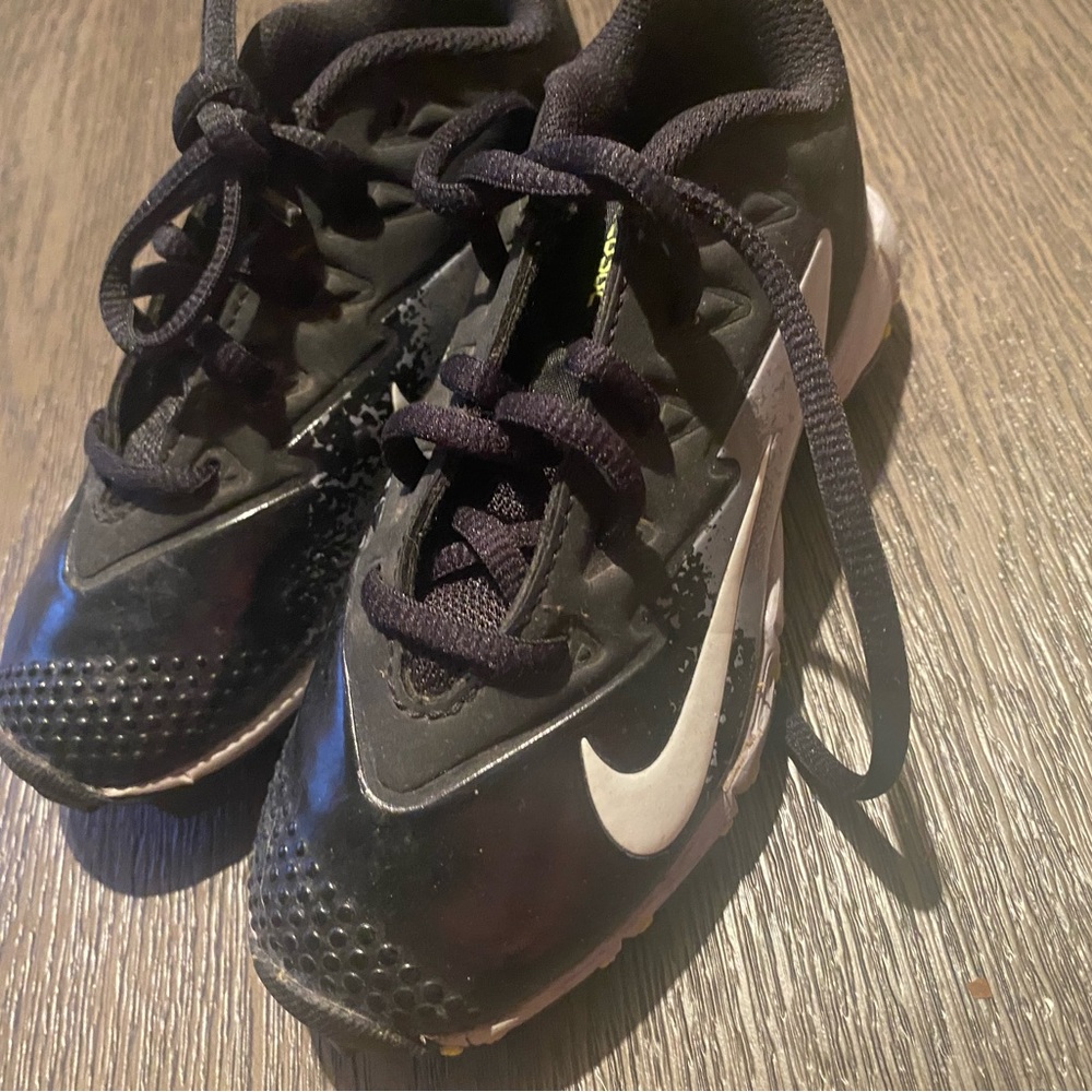 Boys cleats size size 11c